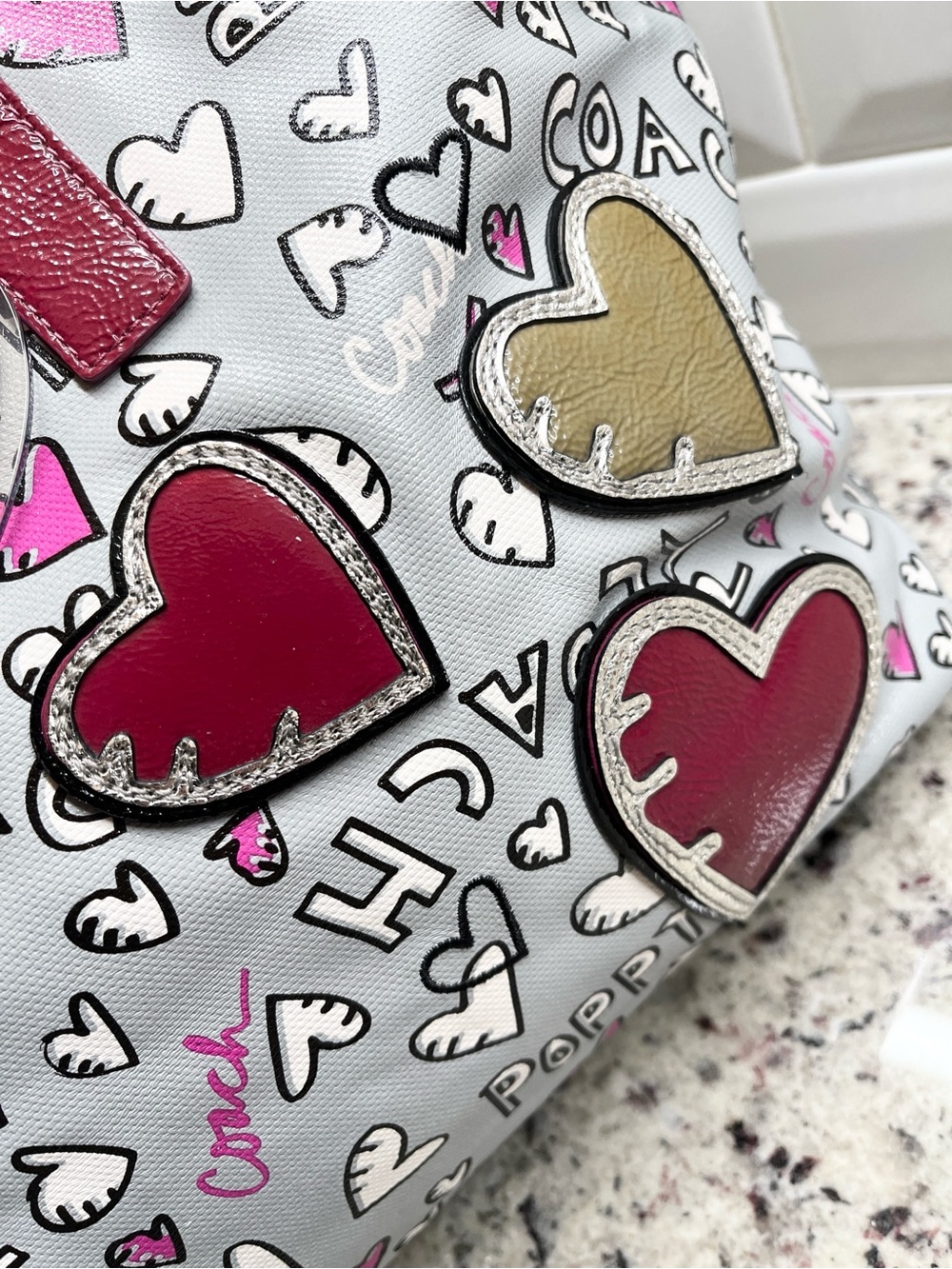 Coach Poppy Graffiti Hearts Tote EUC - Picture 5 of 13